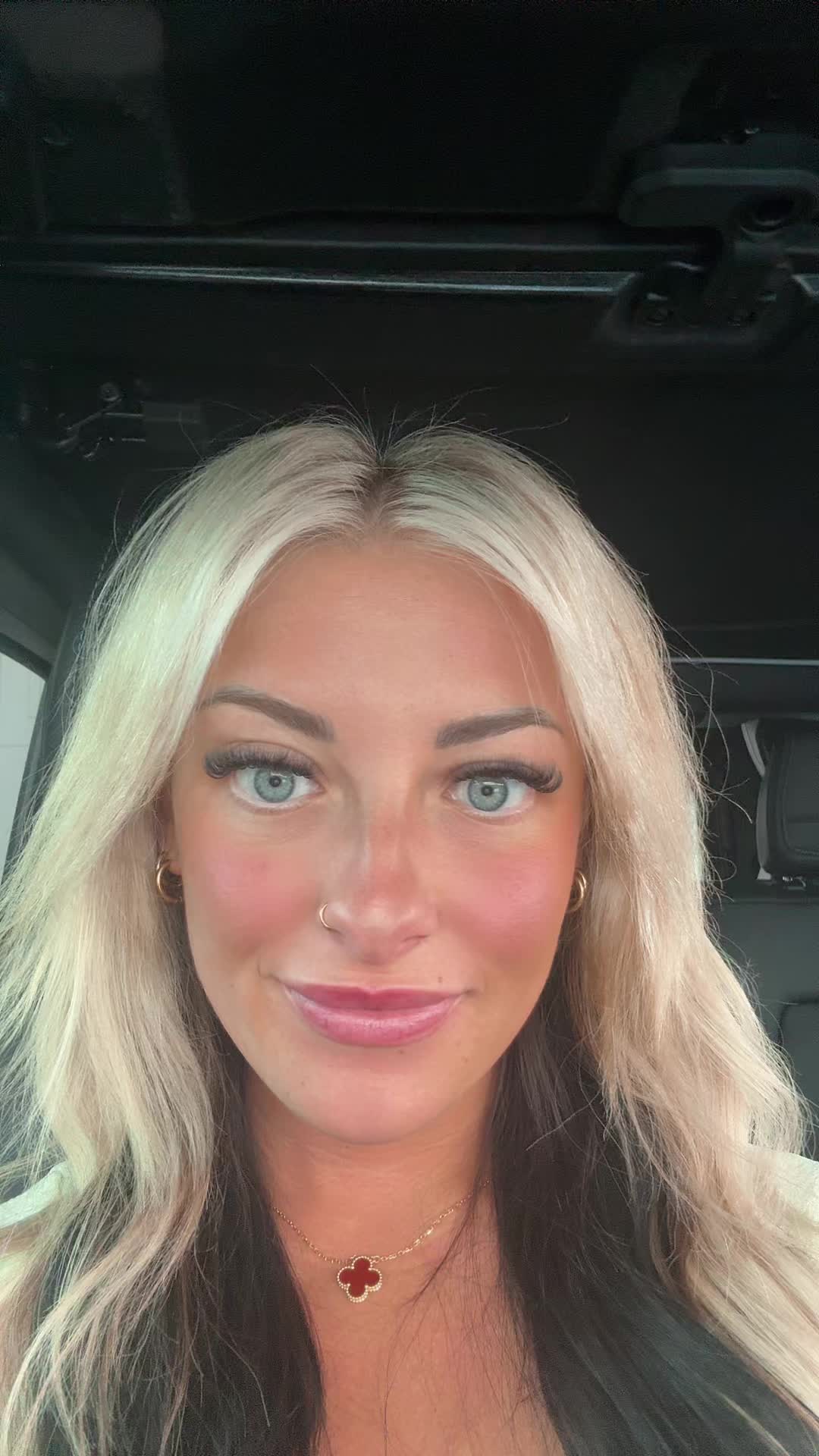 zonamaeee (zonamaeee) Urlebird