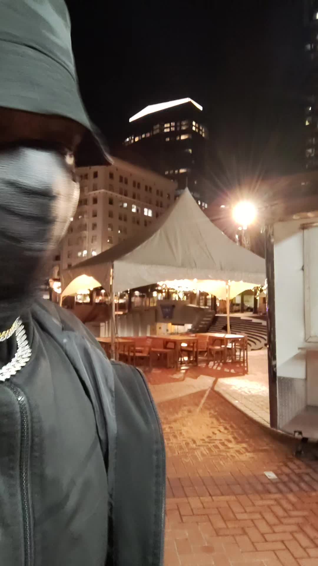 @2Fli
