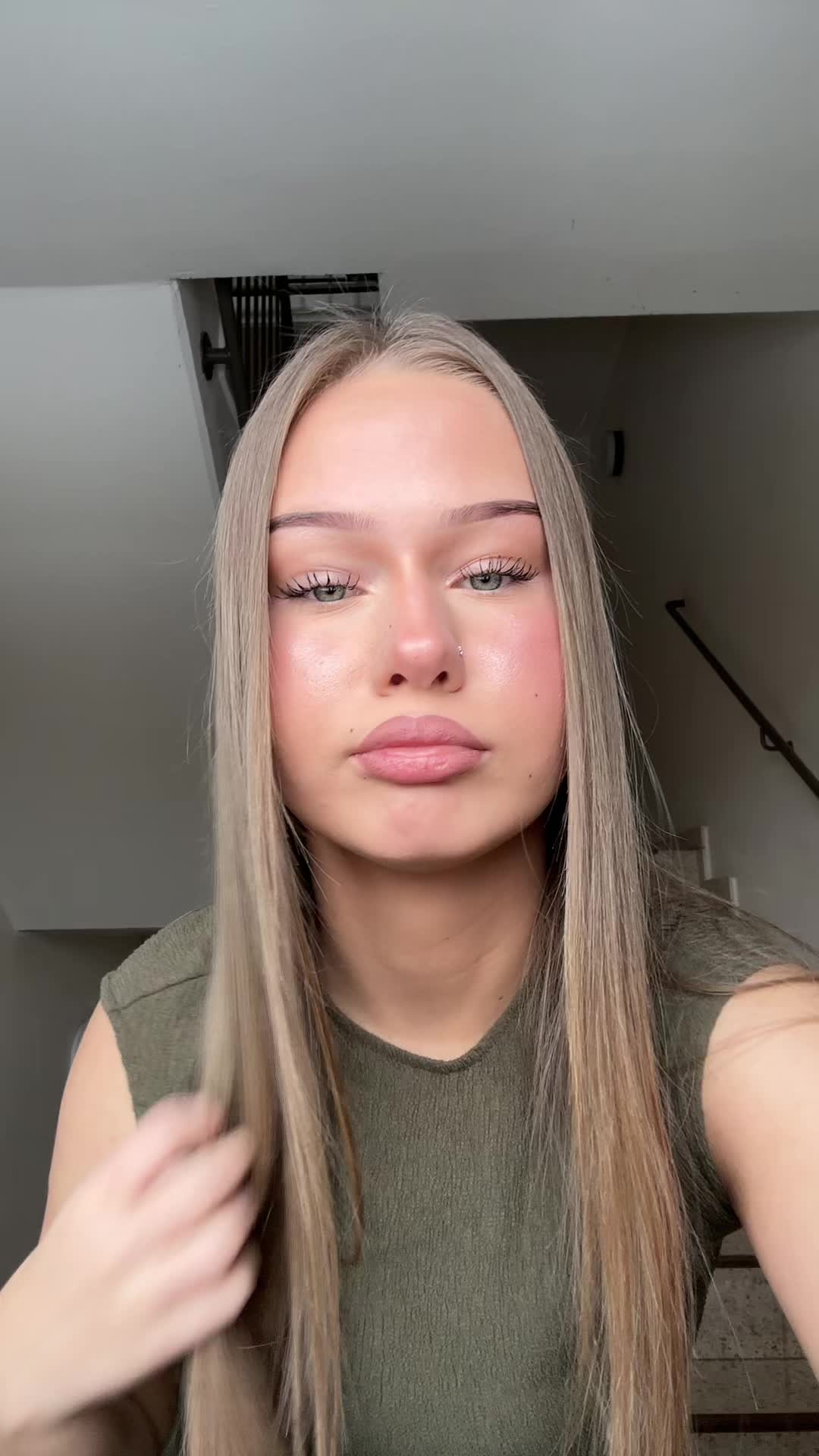 @𝑧𝑜𝑒𝑦