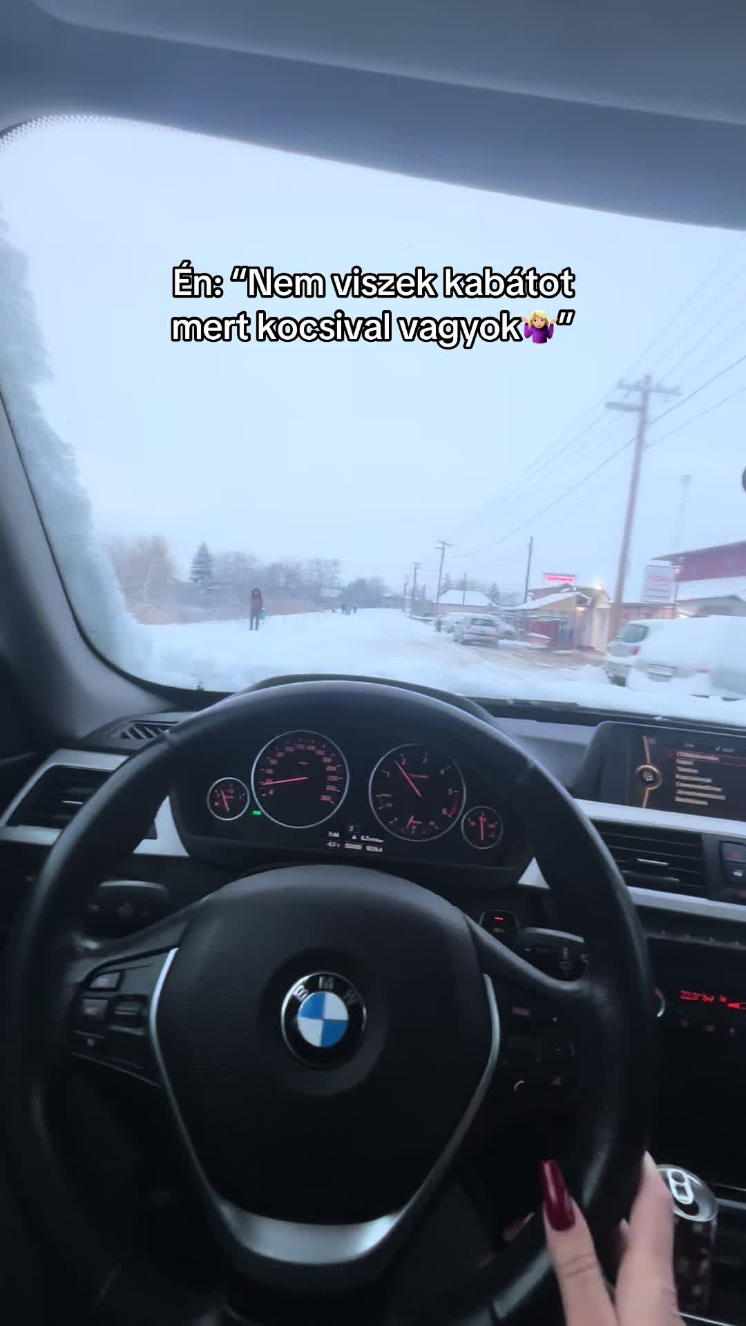 @Alexandra Moldov&aacute;n