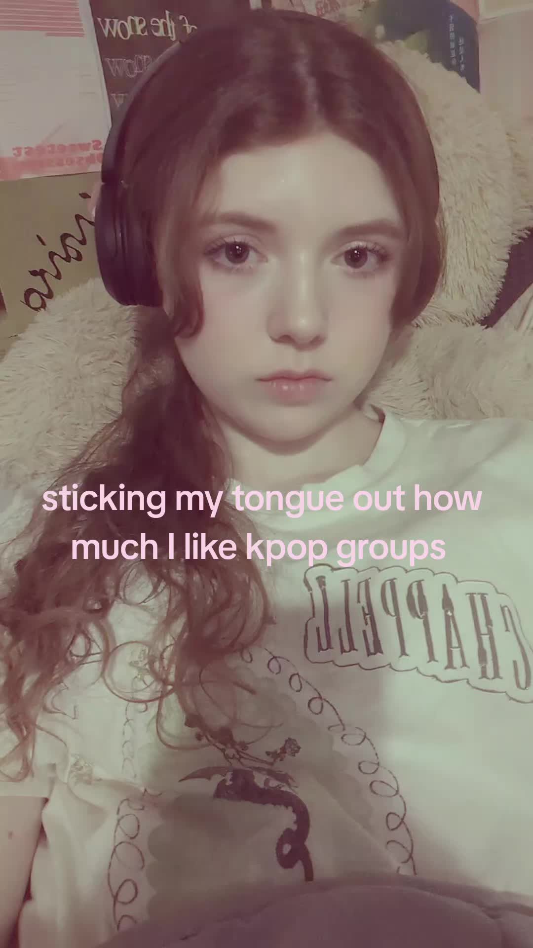 @Ellie ⋆ ˚｡⋆୨🍓୧⋆ ˚｡⋆