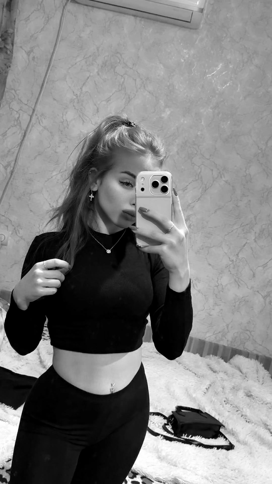 @🖤