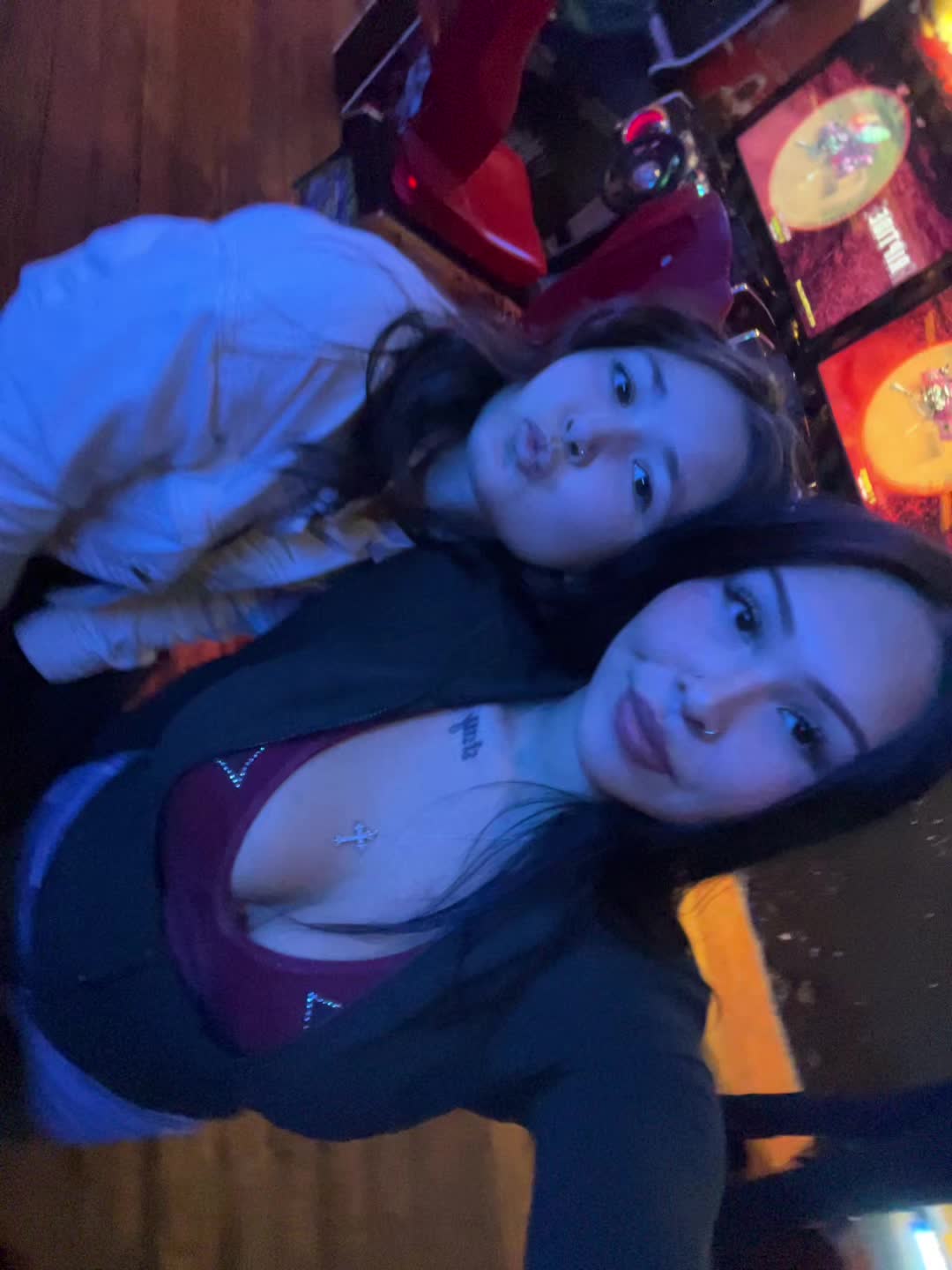 @Amika_elise