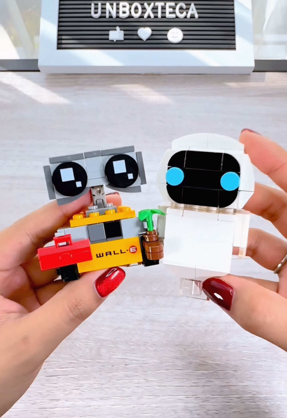 @Unboxteca