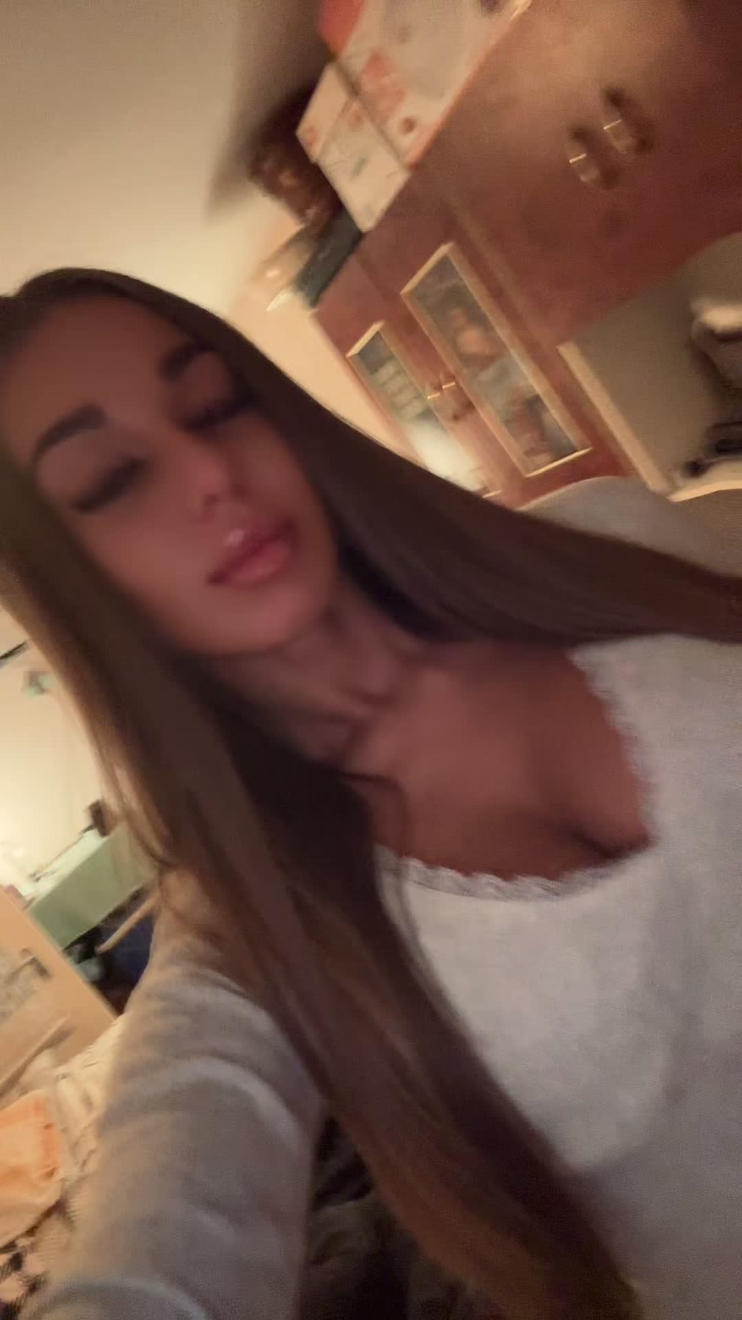 @Alexandra Moldov&aacute;n
