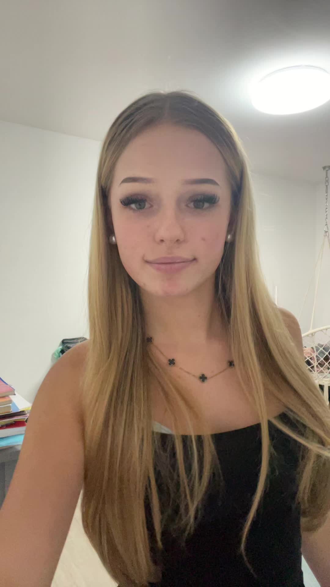 @𝐙𝐨𝐞𝐲