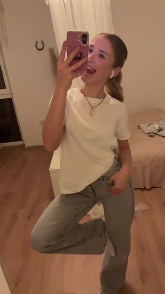 @Luna