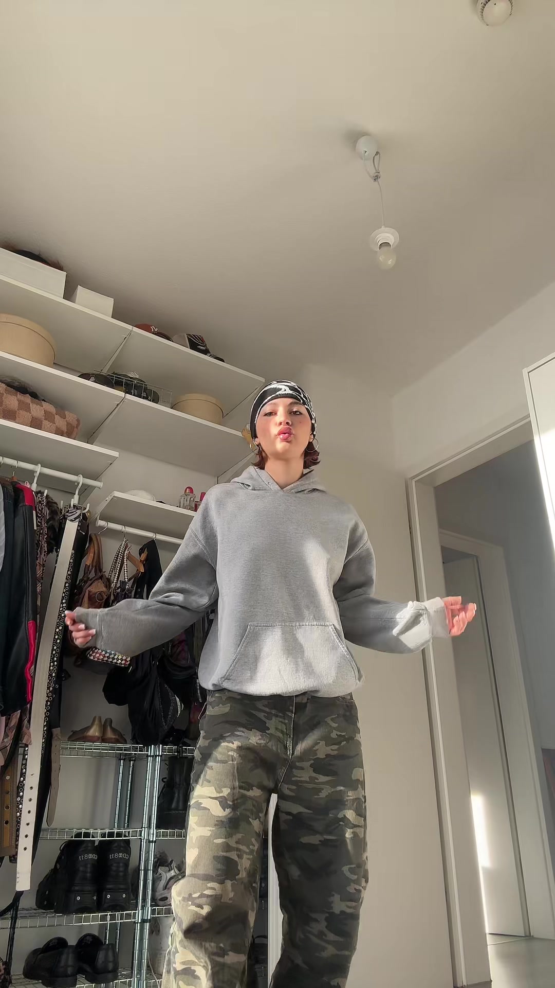 @Emi