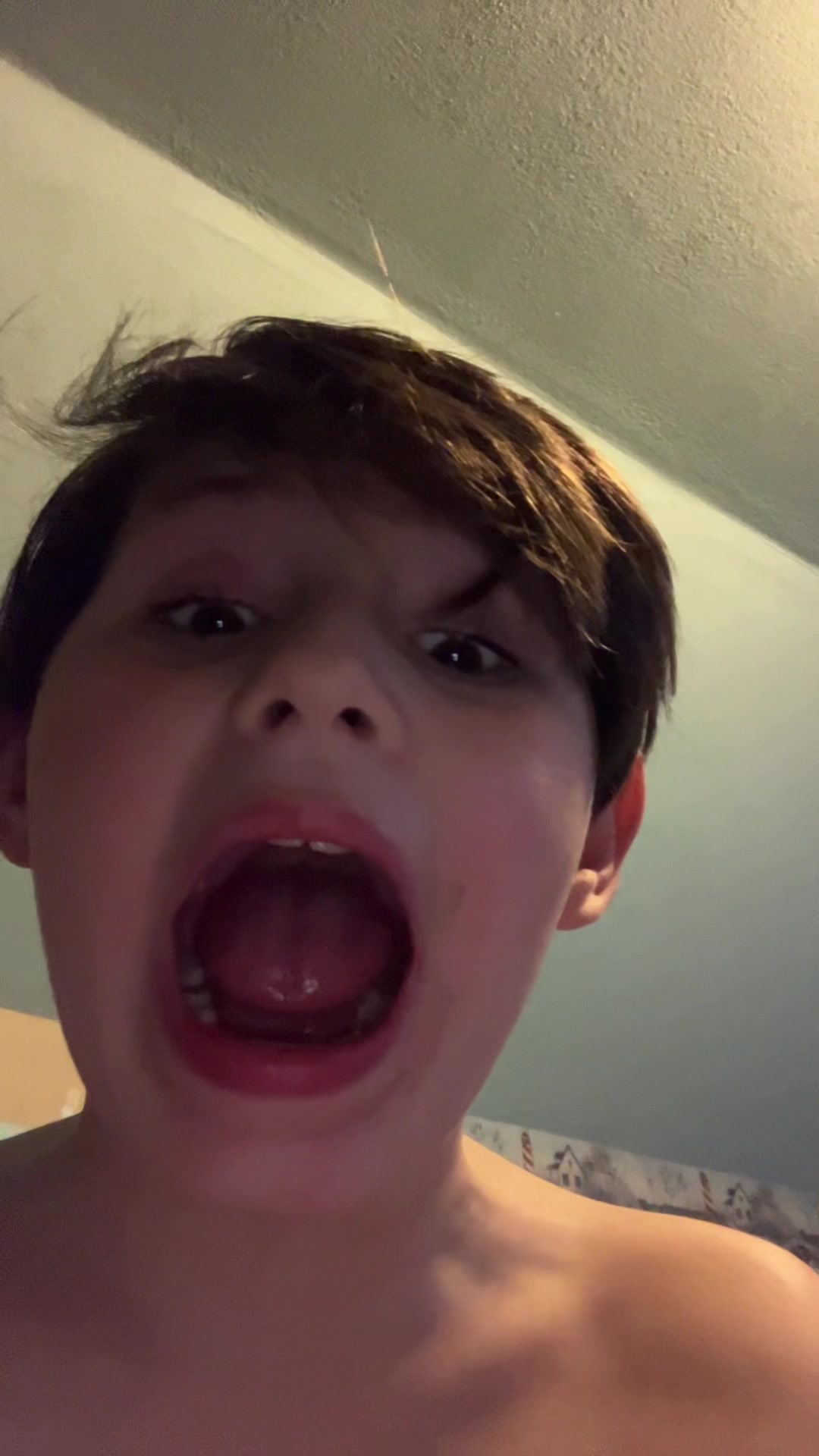 @EzraPlayz