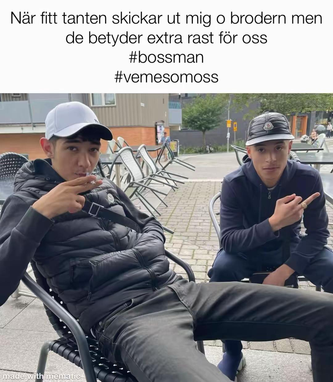 @✌️