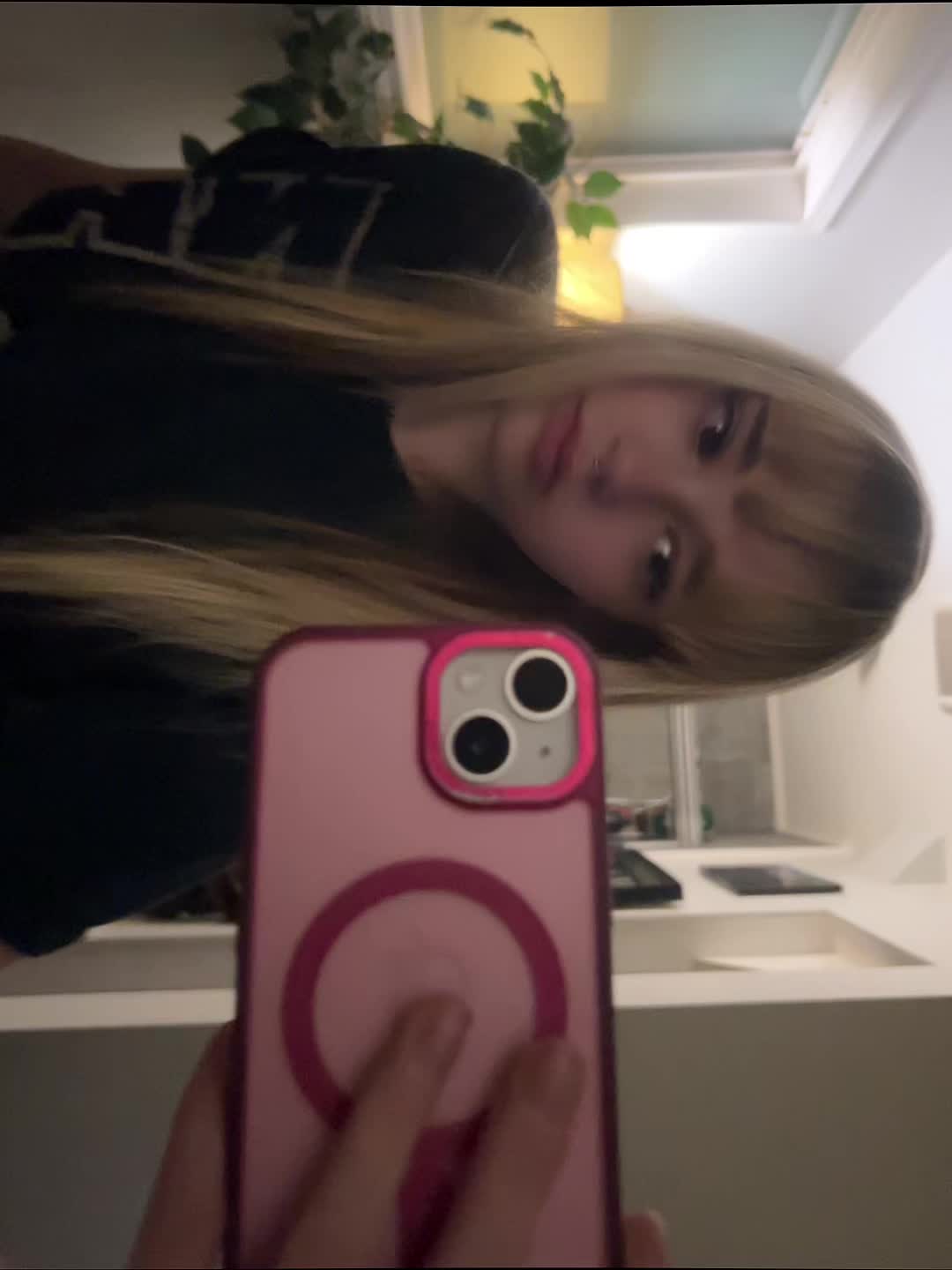 @𝐅