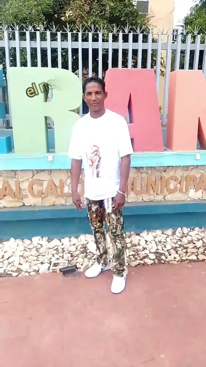 @Raúl Acosta el negro lindo