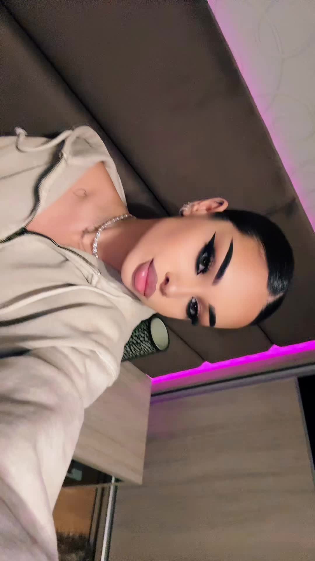 @Elissa