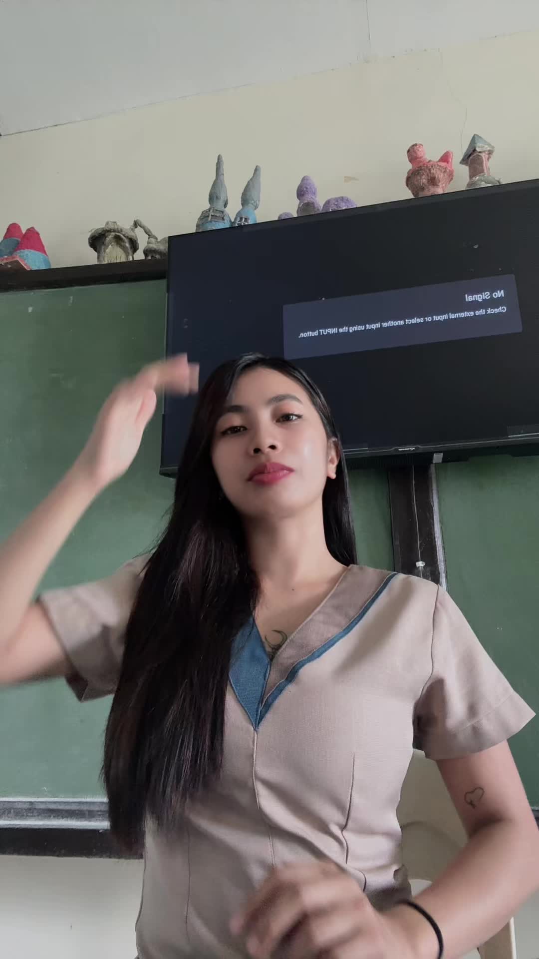 @Ms. clv.a 👩&zwj;🏫