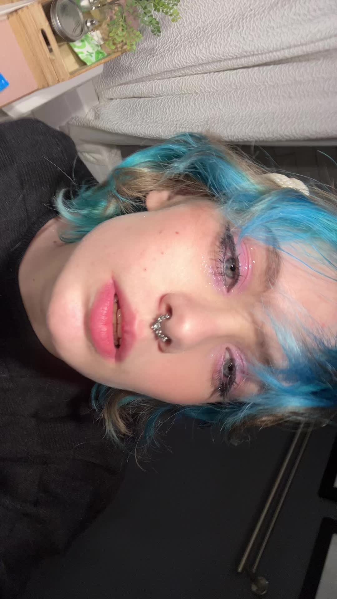 @ᴅᴀʀʟɪɴ-ᴅᴜᴅᴇ