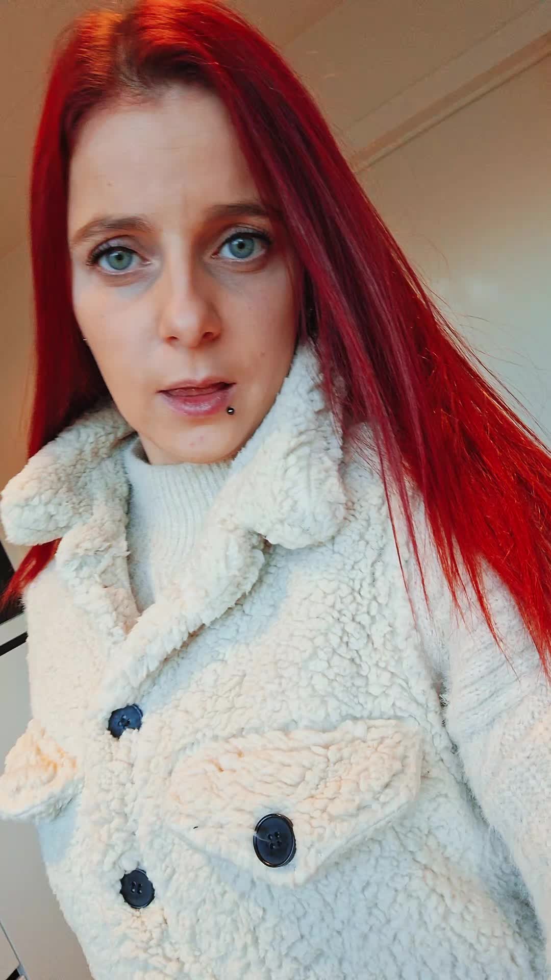 @Ladyk_in_red❤️
