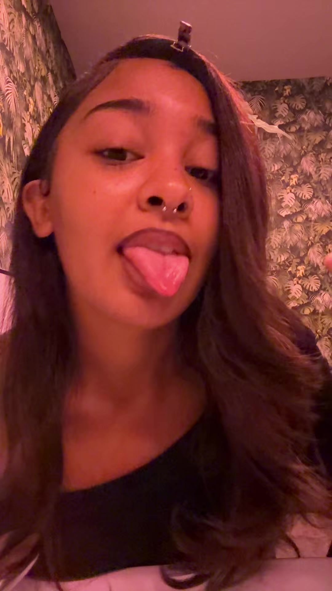 @🫦