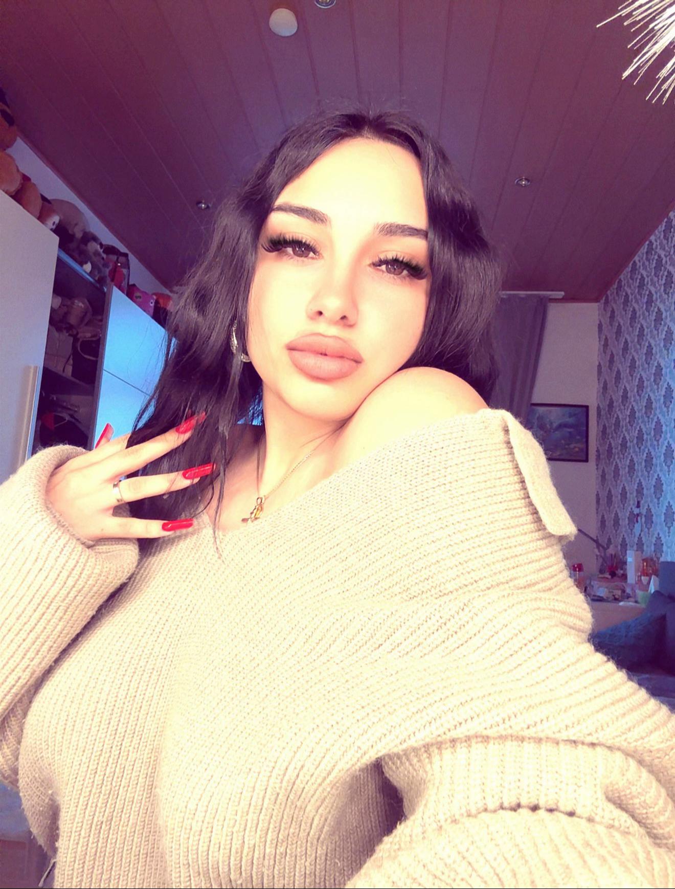 @𝒜𝓁𝑒𝓈𝓈𝒾𝒶