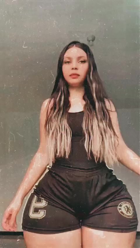 @Moureen🦋🌹
