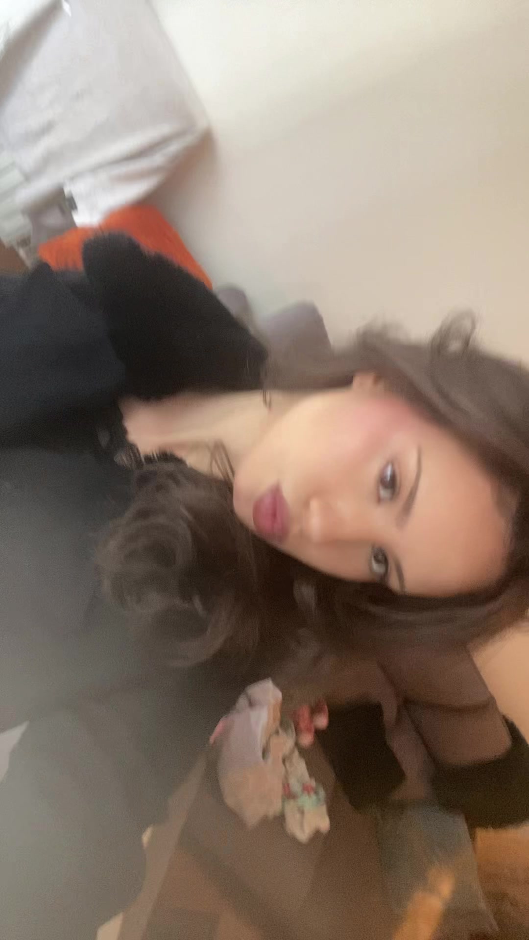 @Bella