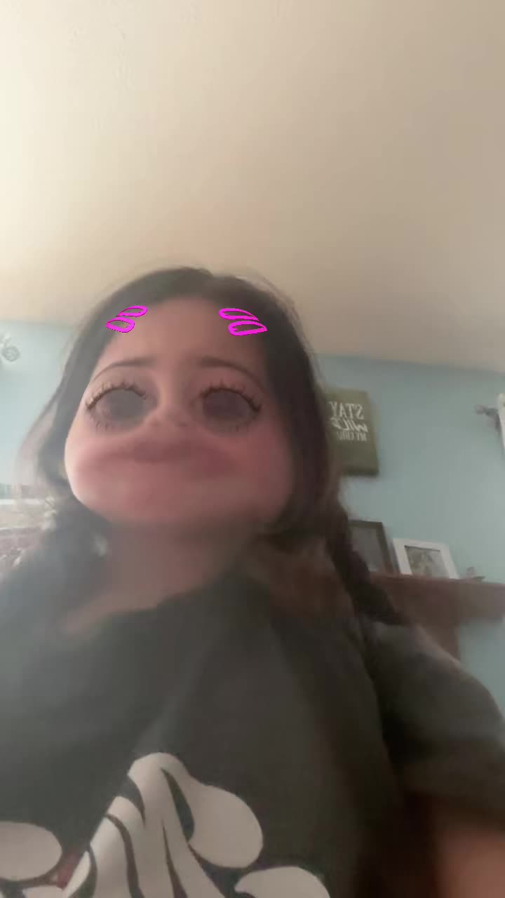 @Chandelle l Silva
