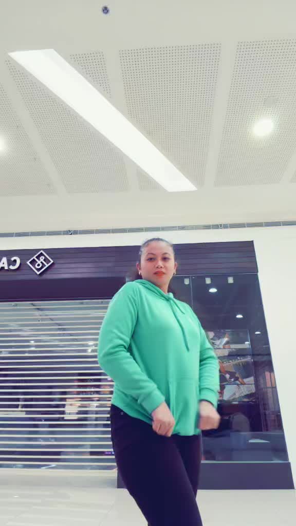 @伊笑