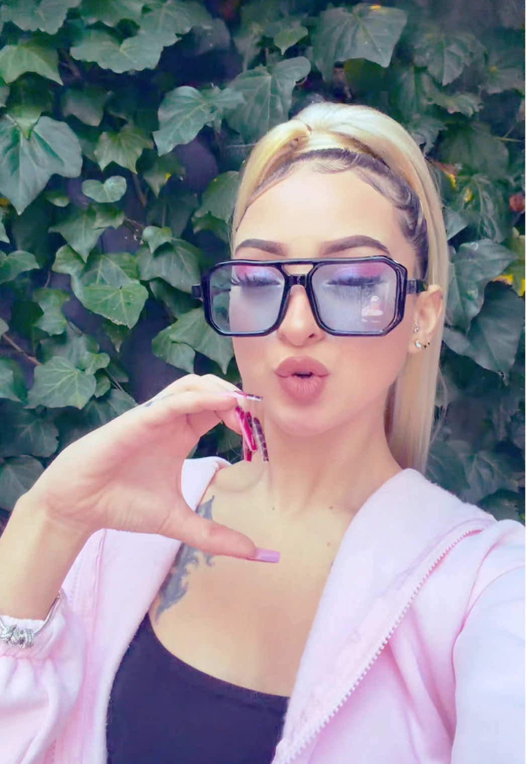 @Thal&iacute;a🪷