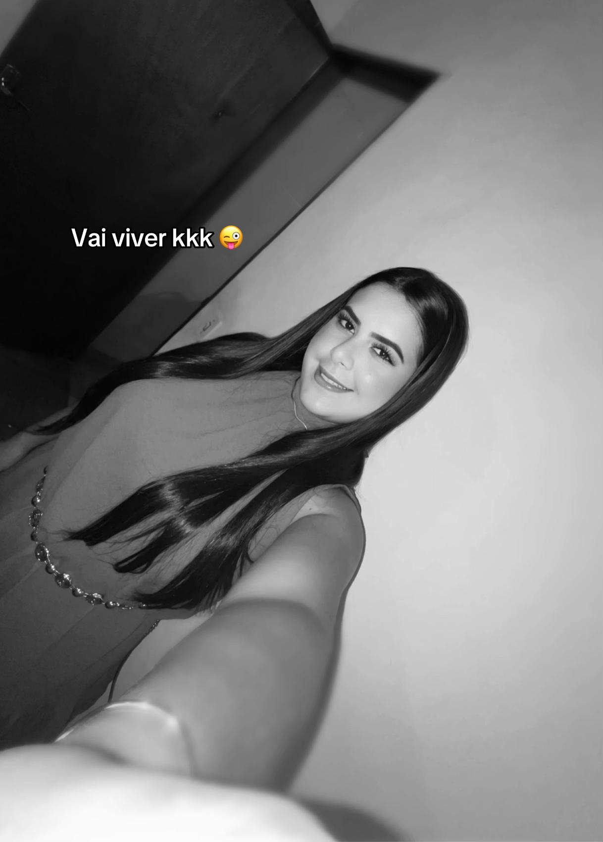 @juliapaes
