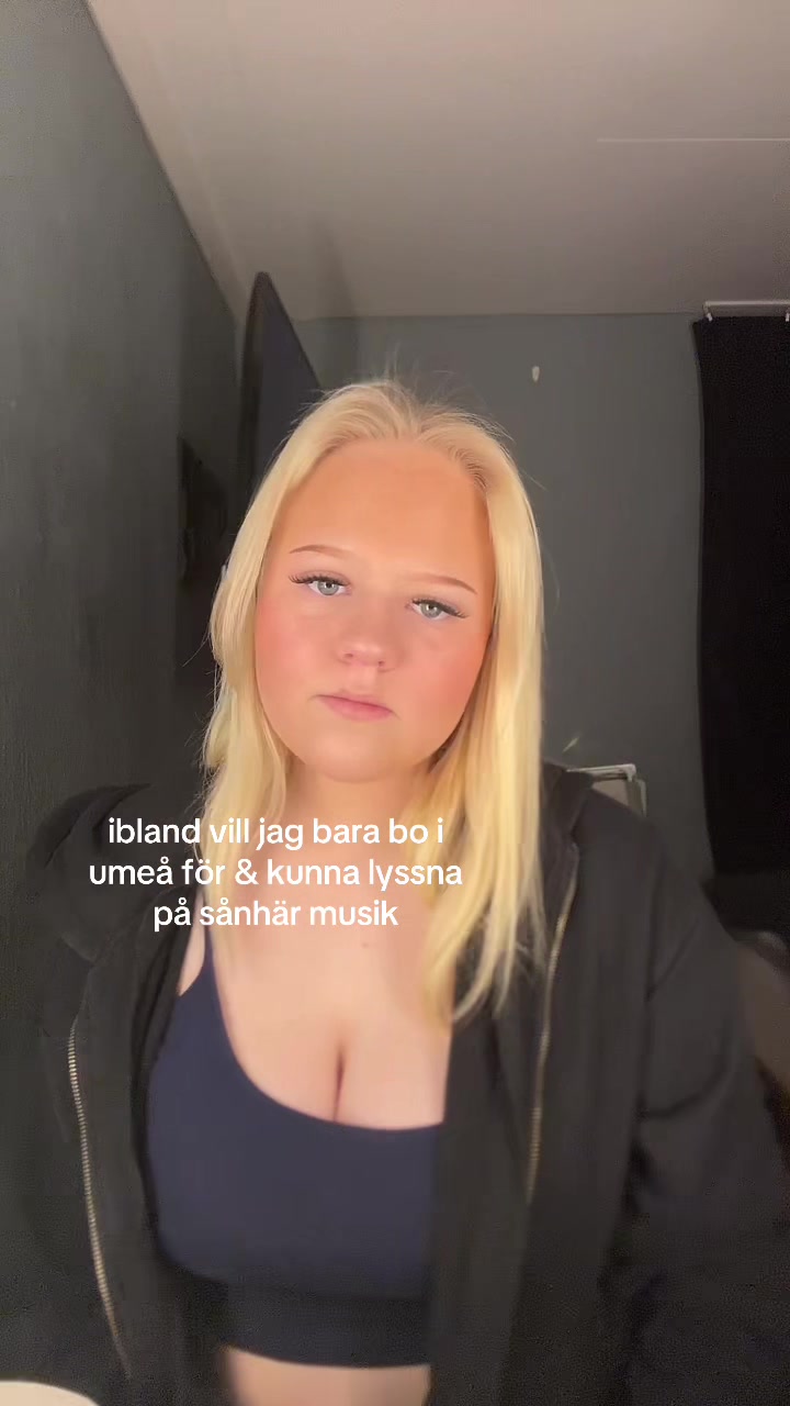 @Elsa 🎀