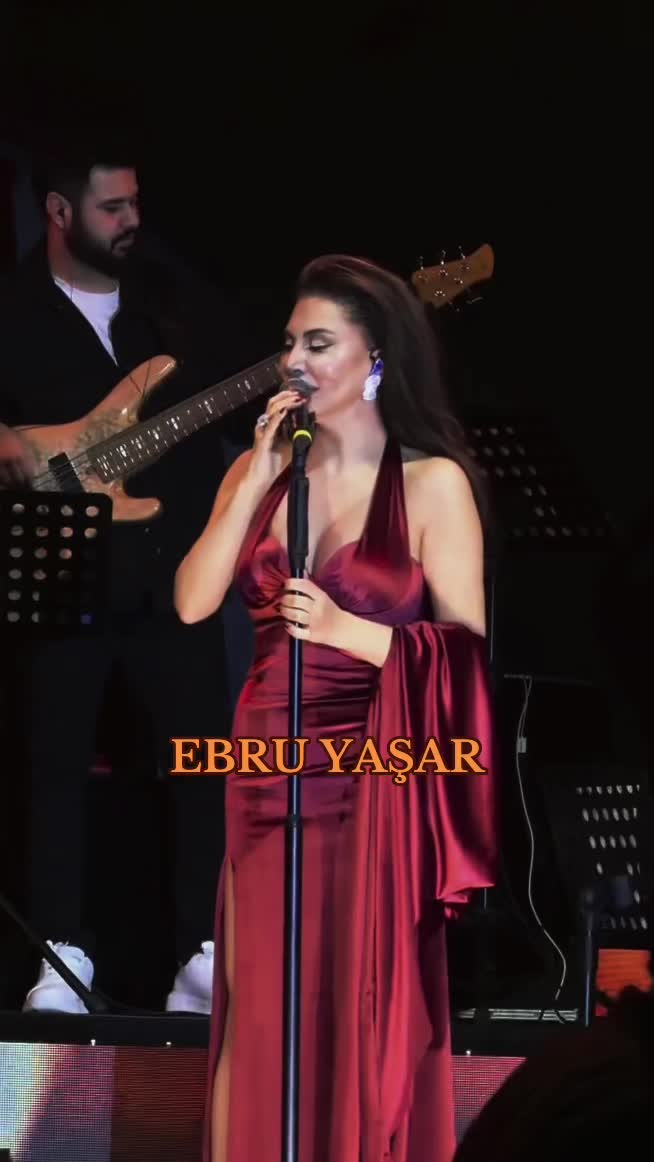 @Ebru Yaşar