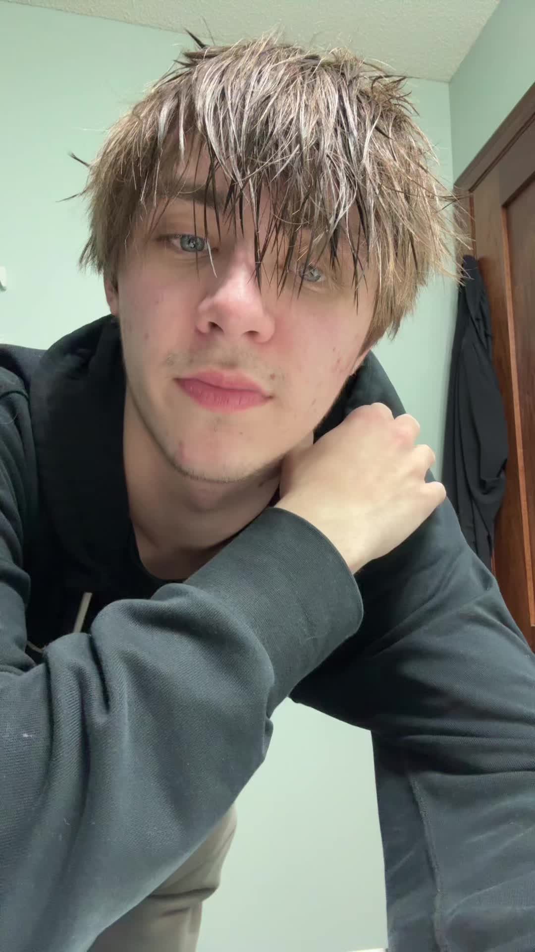@iLoveEatinfRawCigarettes