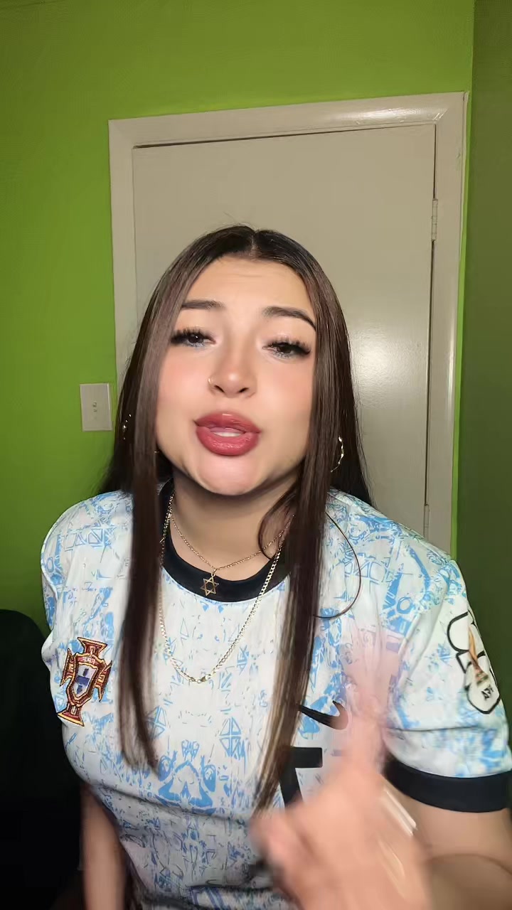 @𝑳𝒆𝒔𝒔𝒍𝒚🧸💗