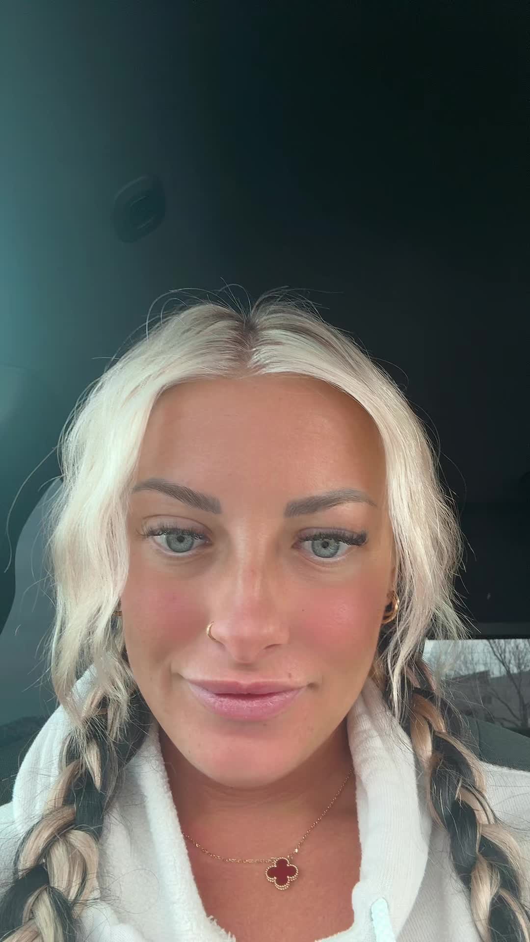 zonamaeee (zonamaeee) Urlebird