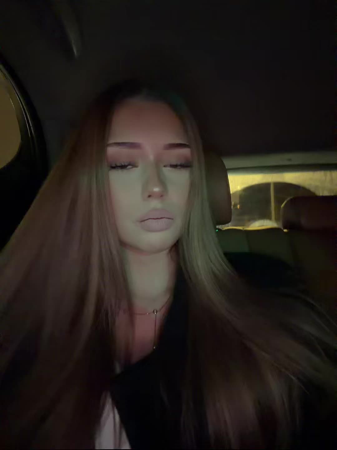 ︎IG:drippy_roksi (@drippyroksi) - Urlebird