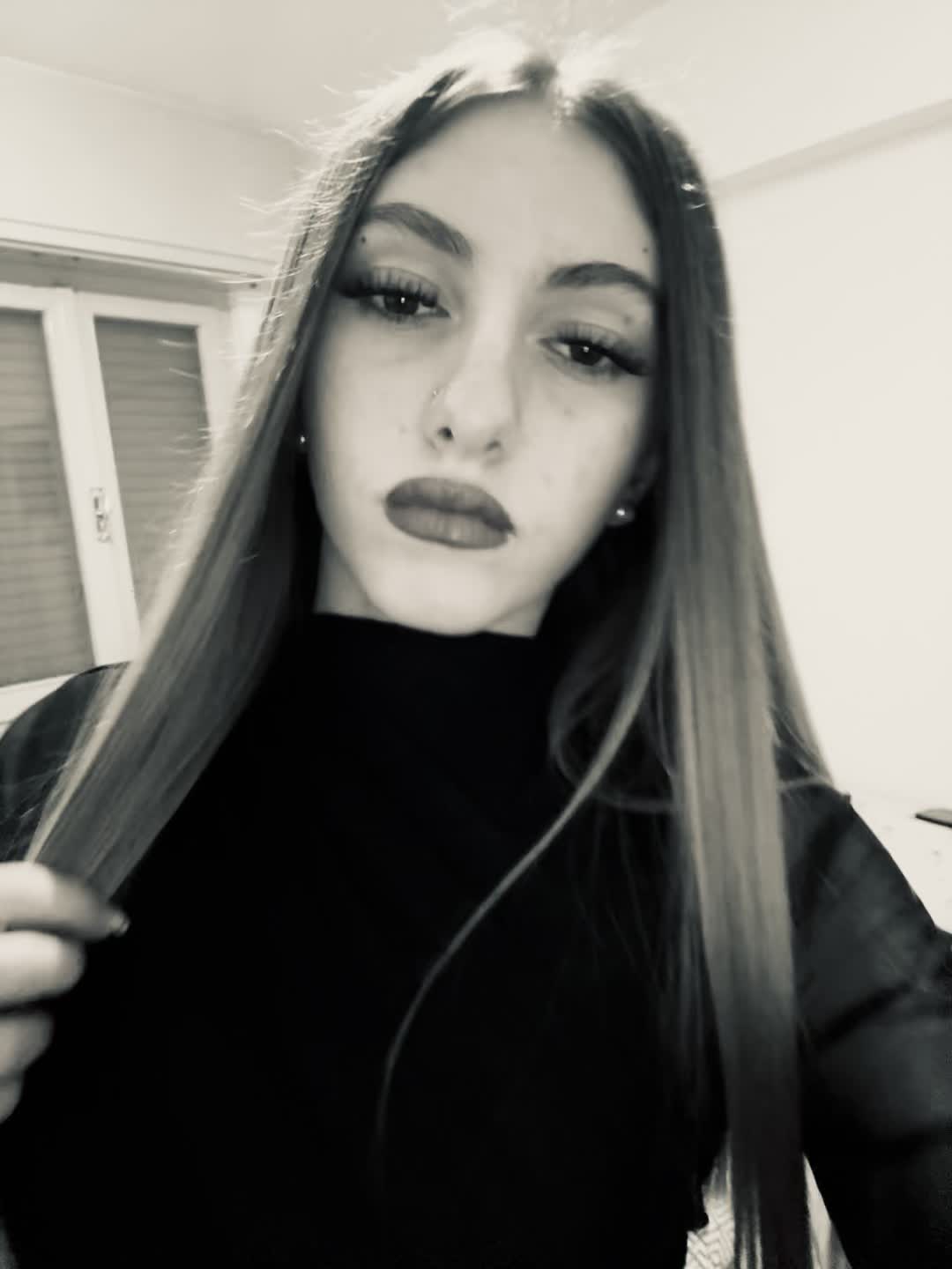 @𝒜𝓃𝒾𝓉𝒶💋
