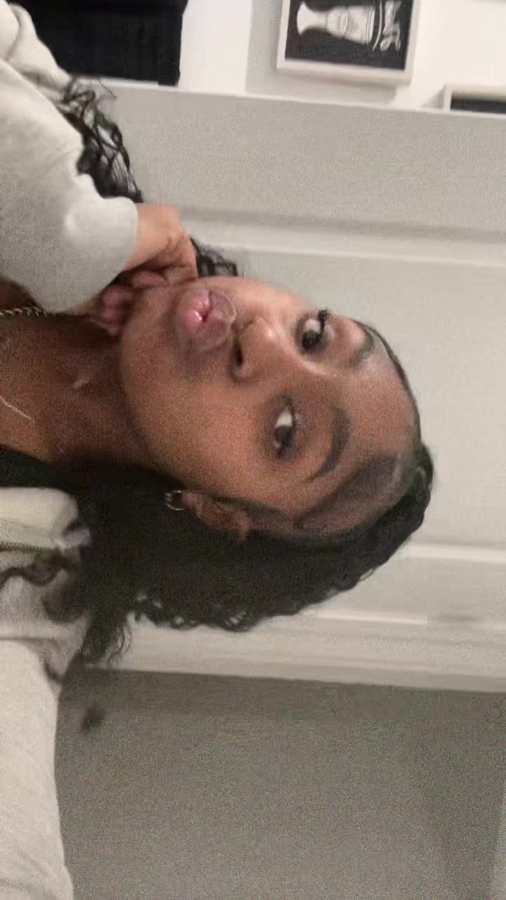 @𝓁𝒶𝓃𝒾𝒾 . 💝