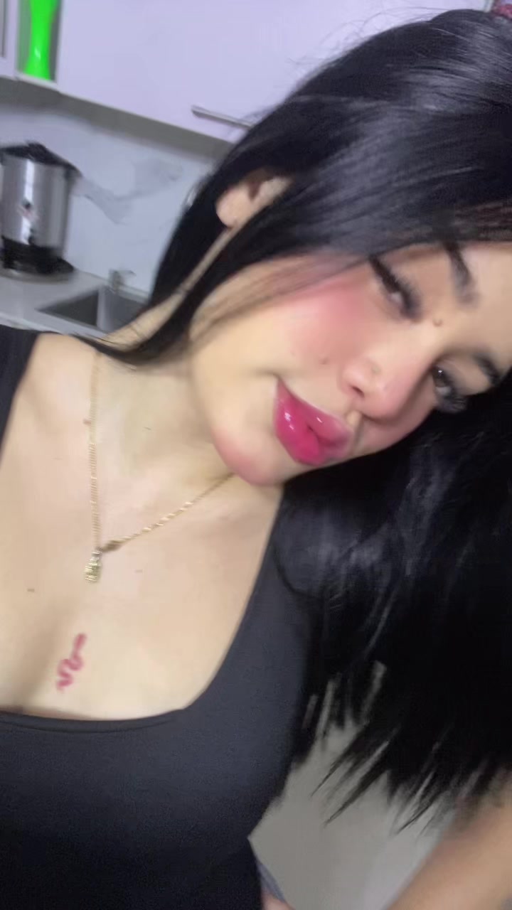 @👸🏻❤️&zwj;🔥