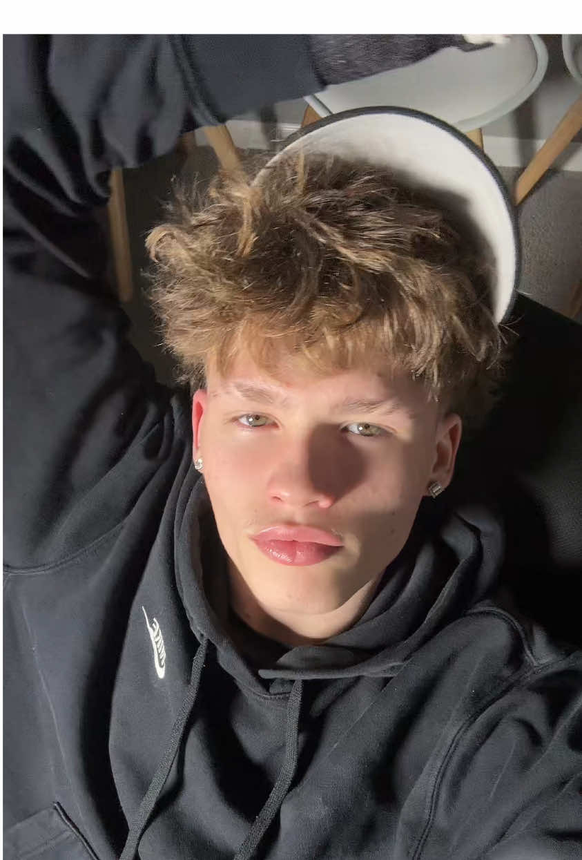 @whiteboyjddd