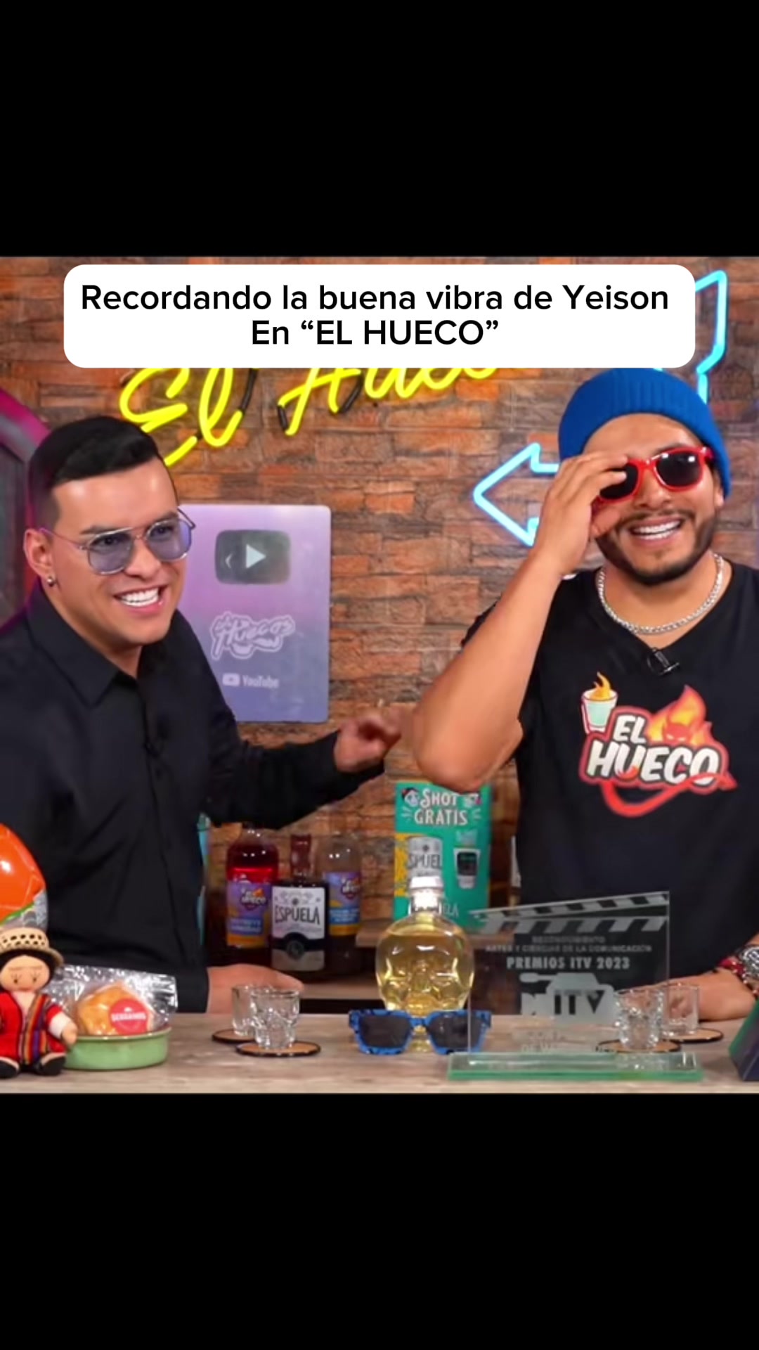 @Elhueco_