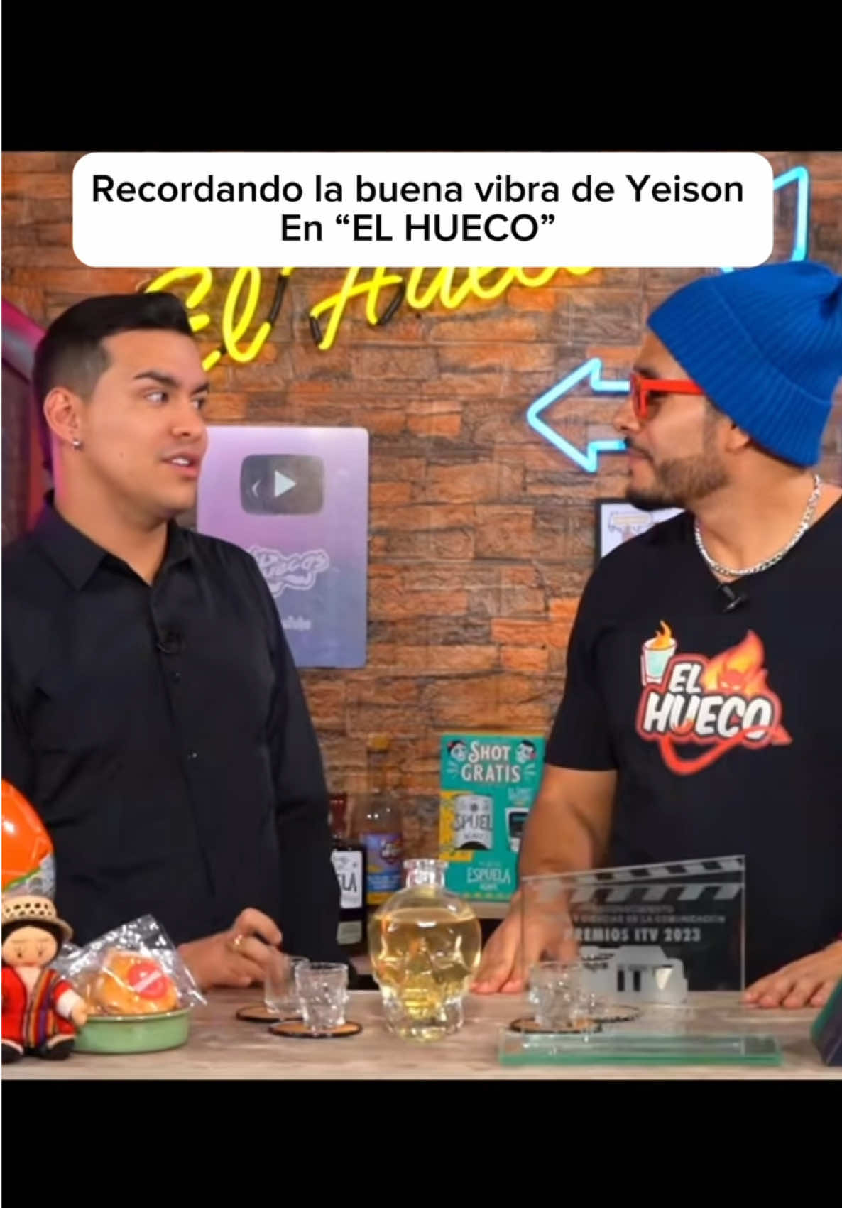 @Elhueco_