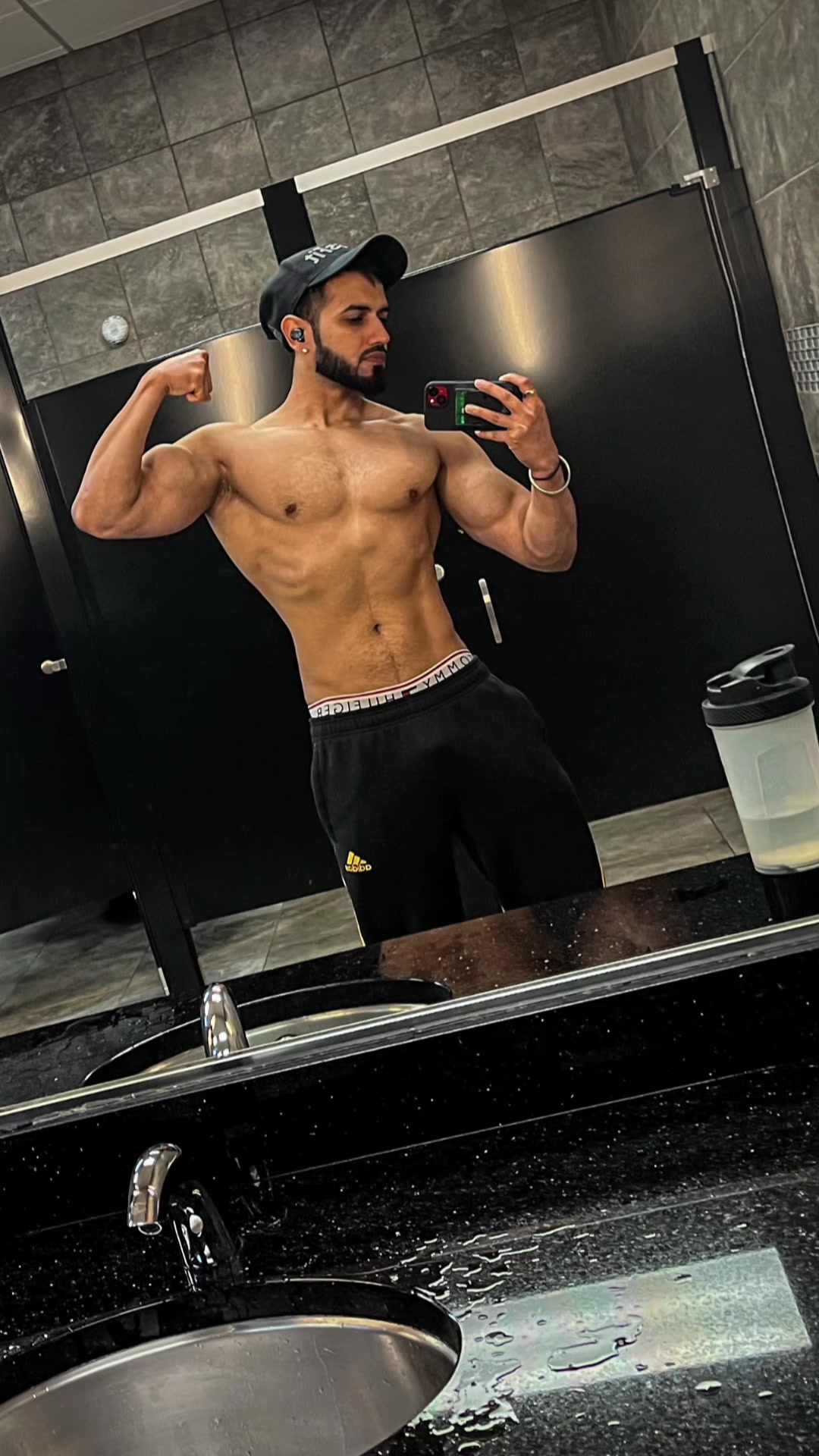 @avi.grewal_fitjatt