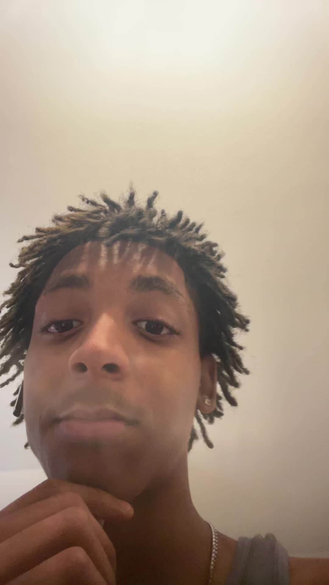 @⃟