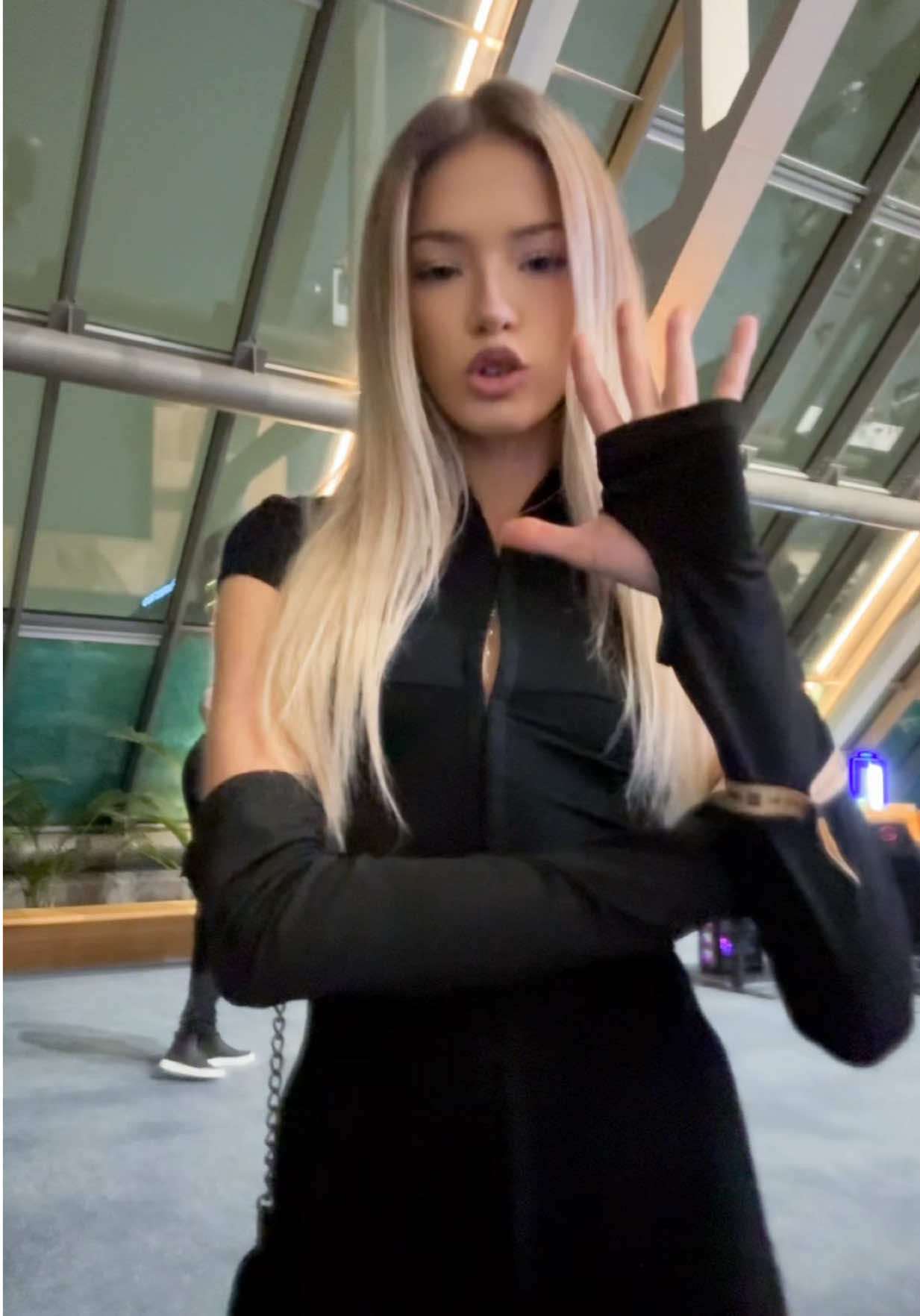 @VLATESSA