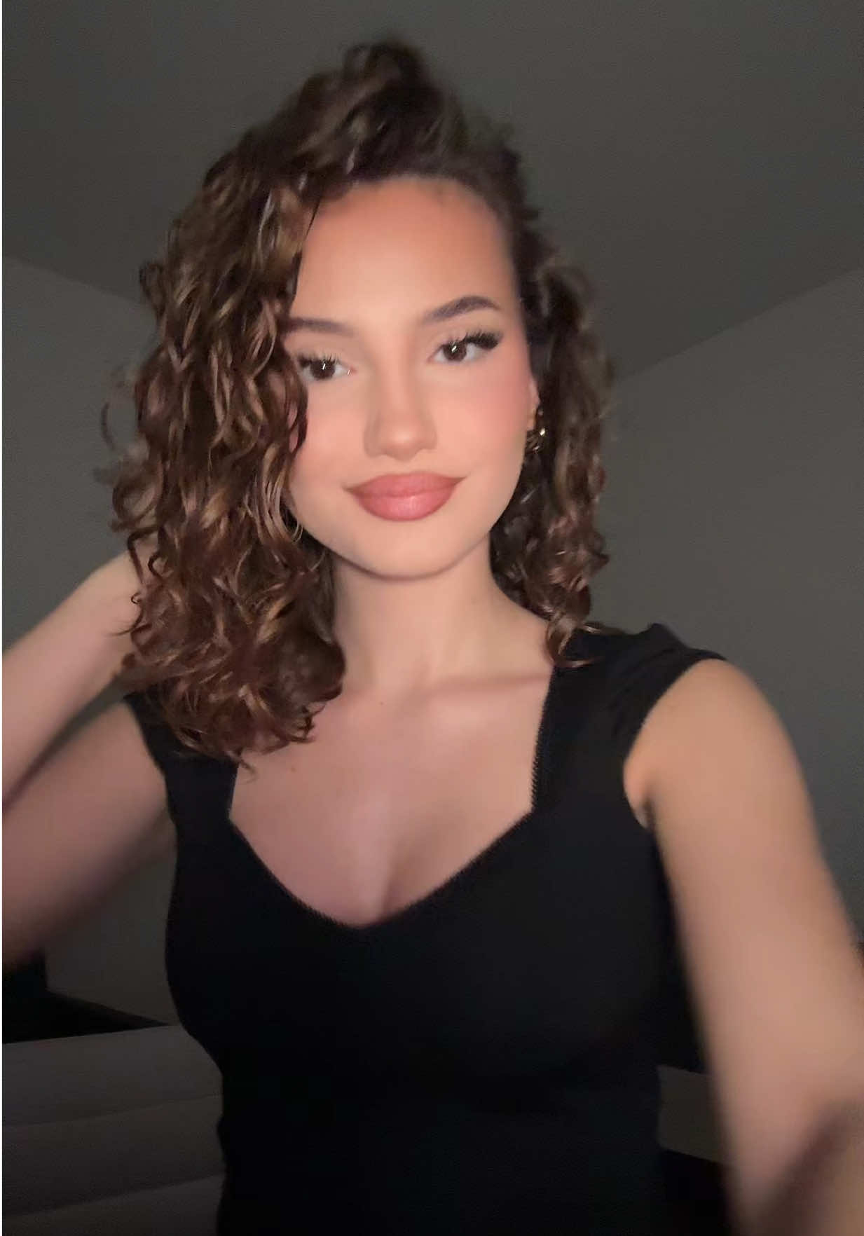 @𝖠𝗇𝗂𝗌𝖺