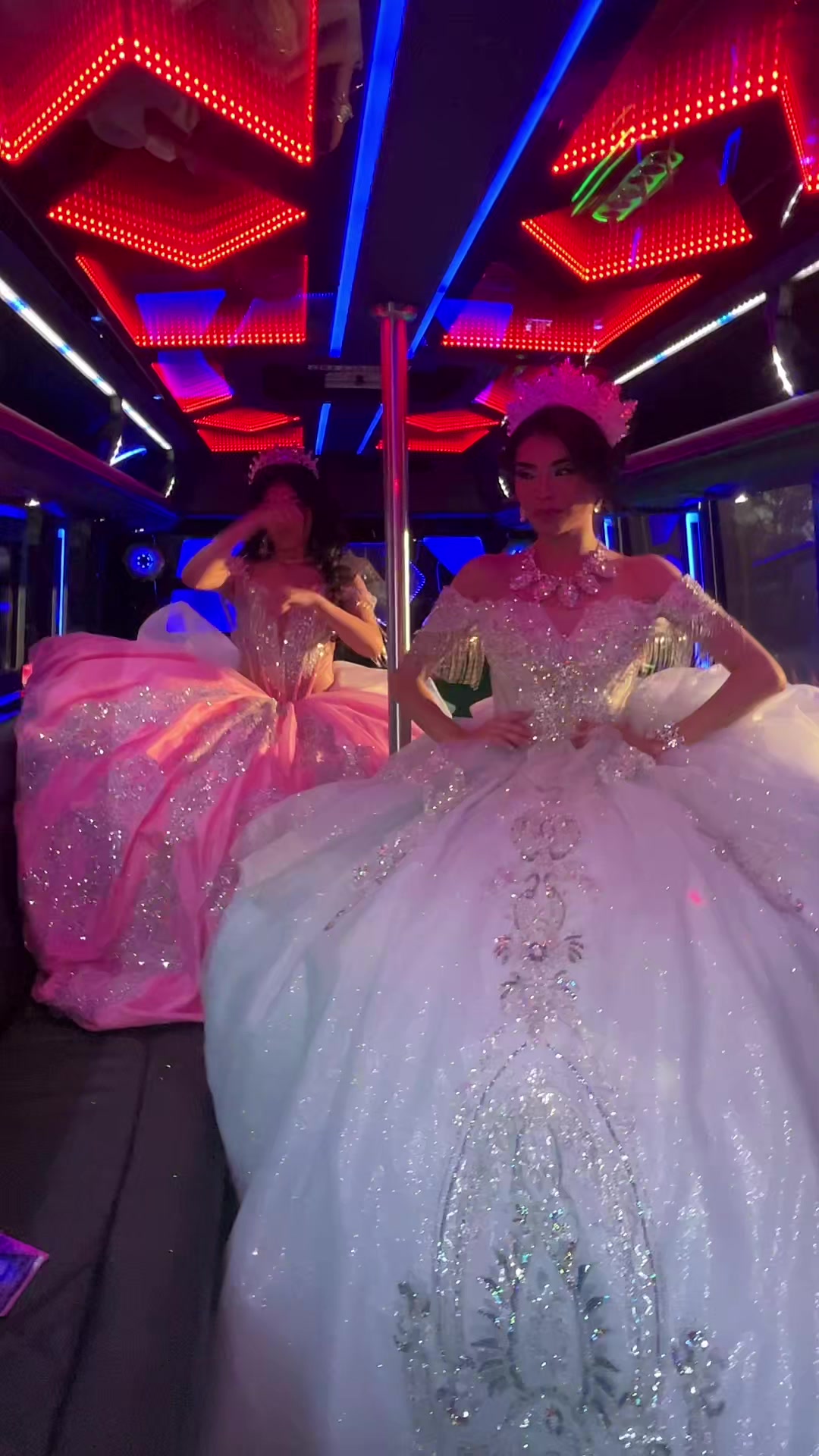 @HOUSTONLUXPARTYBUS
