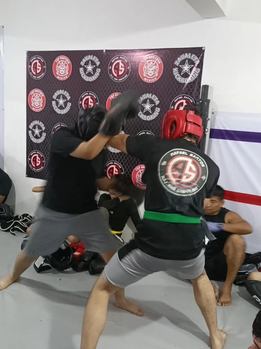 @ZavaletaKickboxing_mma
