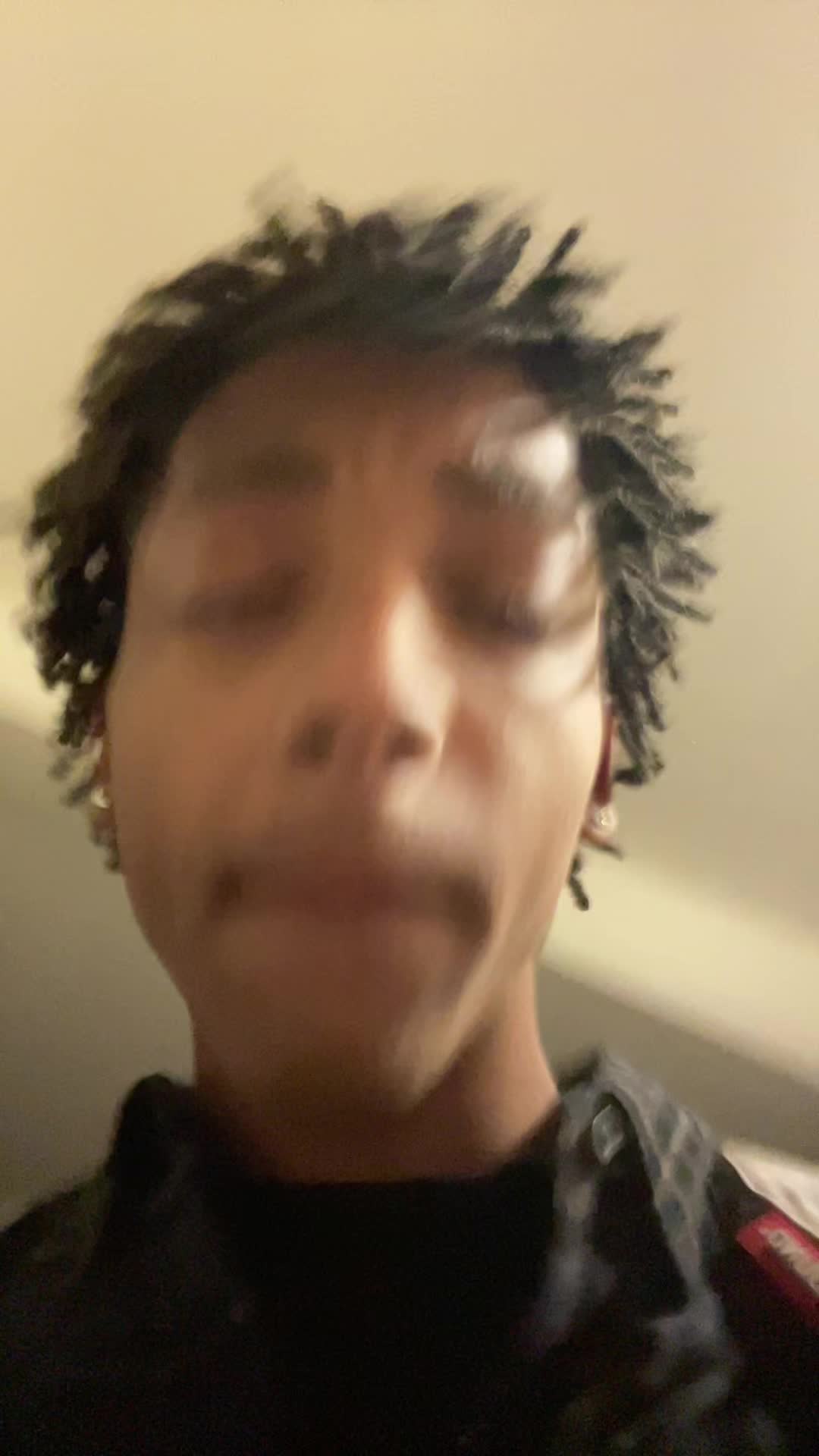 @⃟