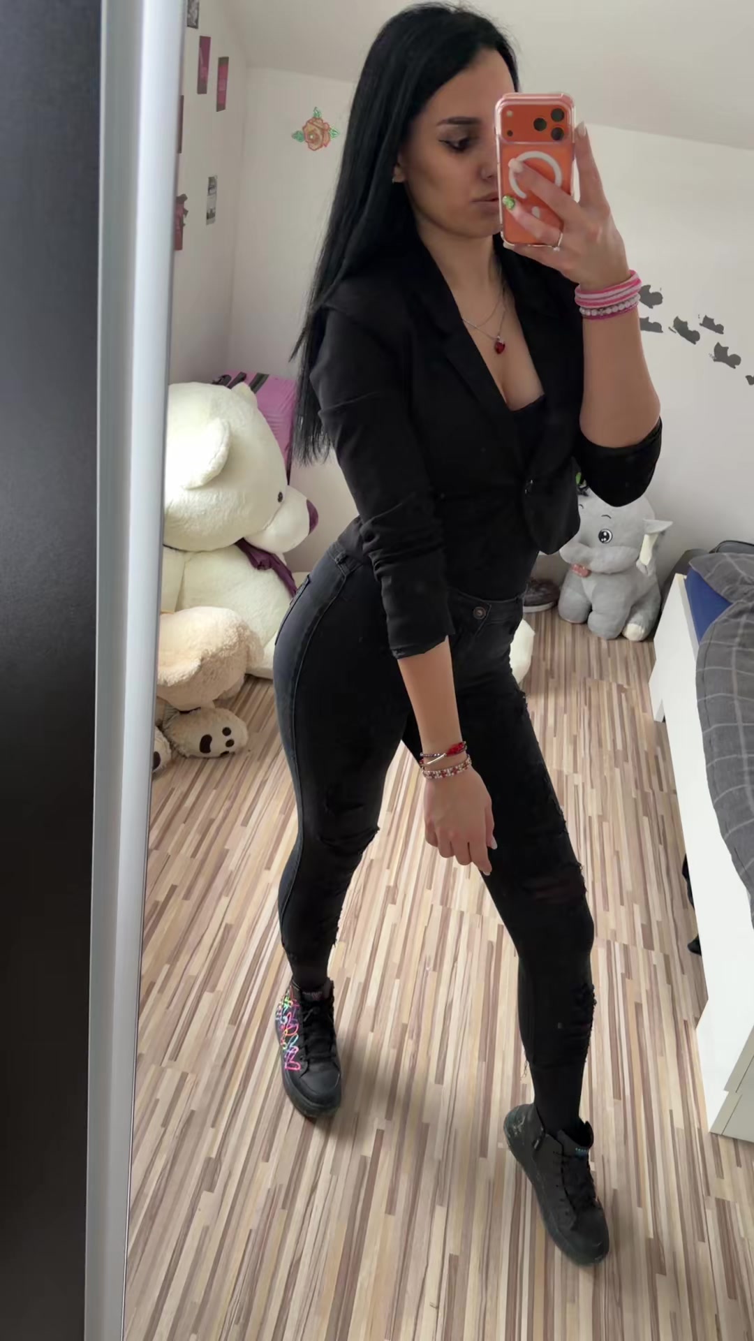 @Victorious__00