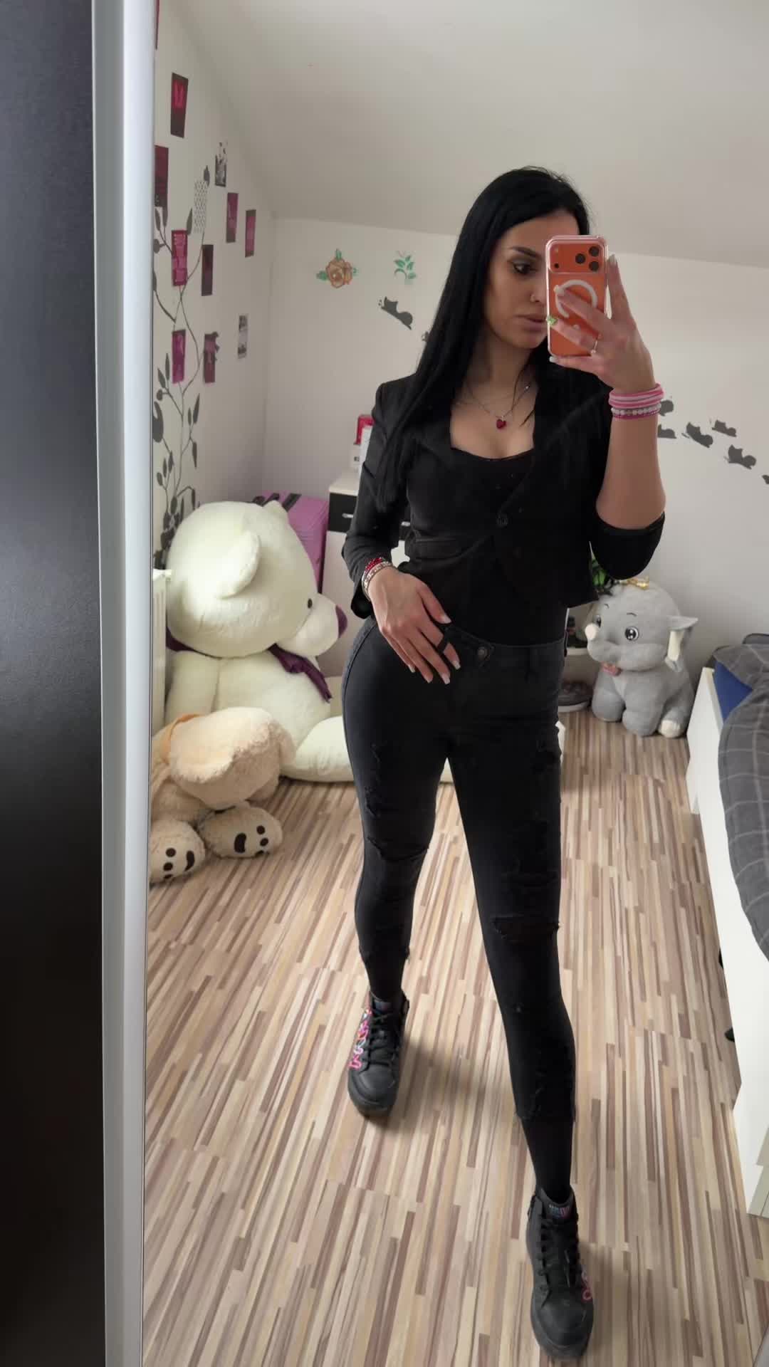 @Victorious__00