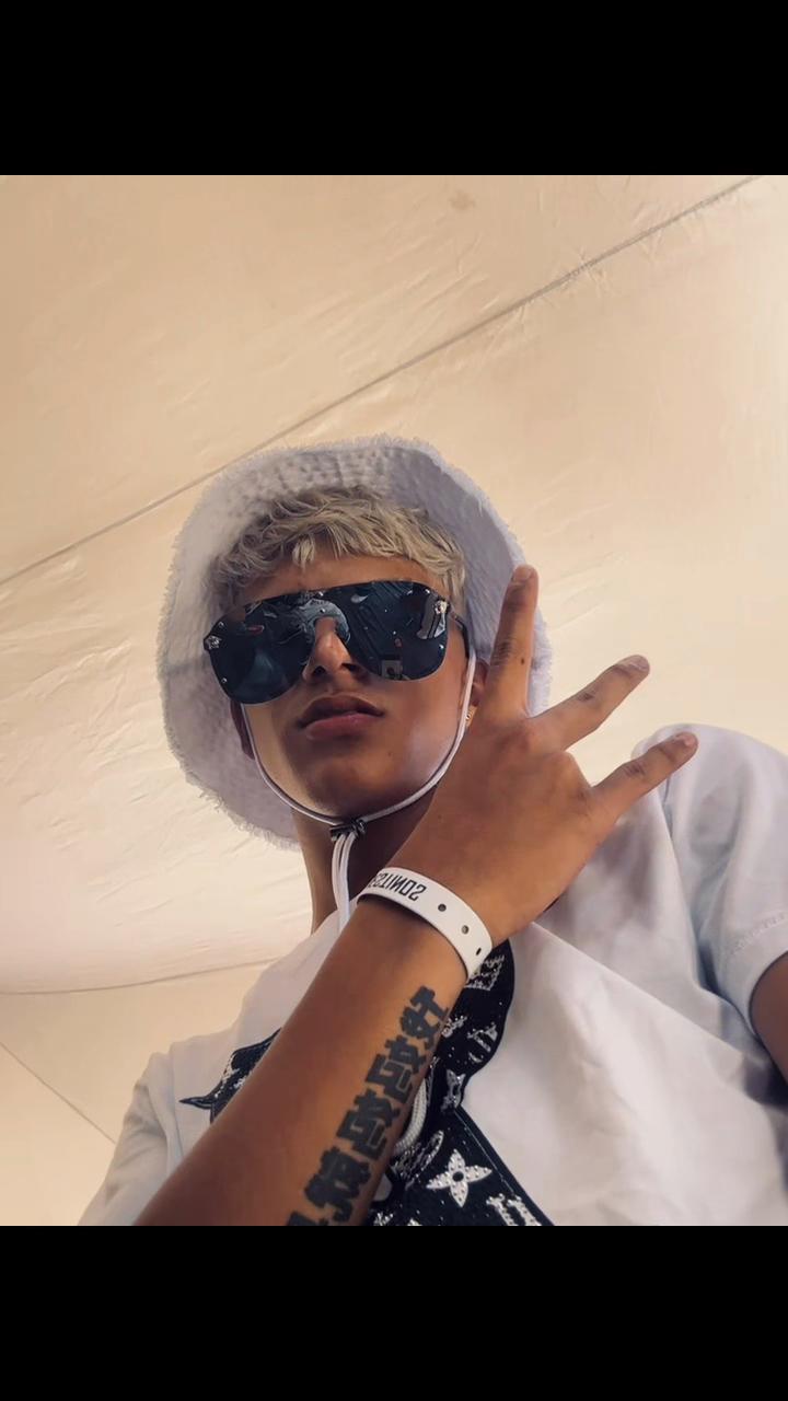 @🤴🏻⚡️